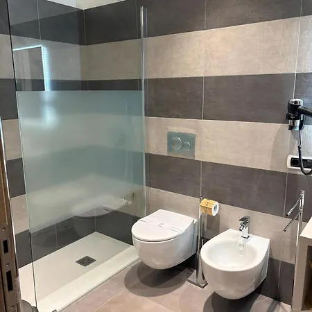 Metropolitan 3* לה ספציה